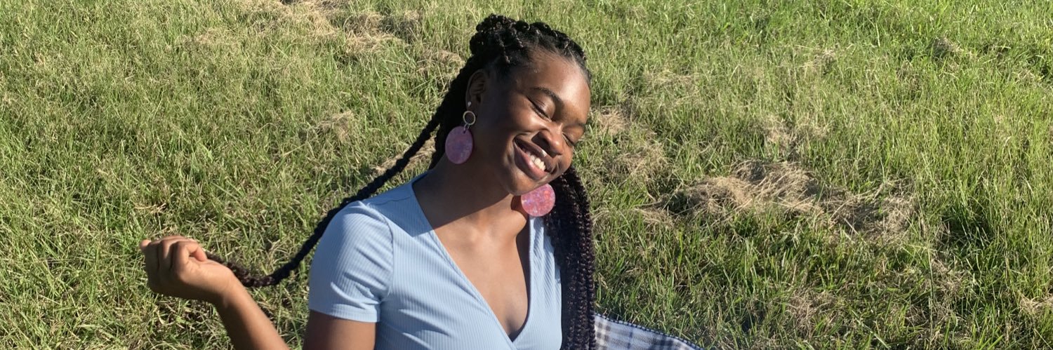 lewis_mae's profile banner image
