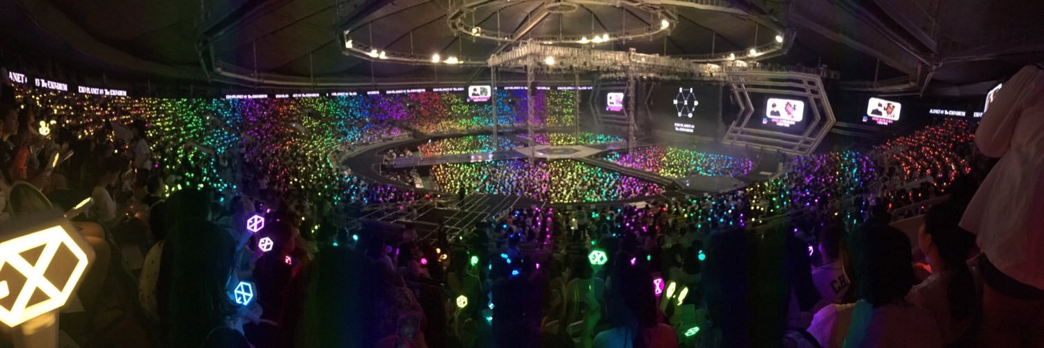 B_hundred_Cho's profile banner image