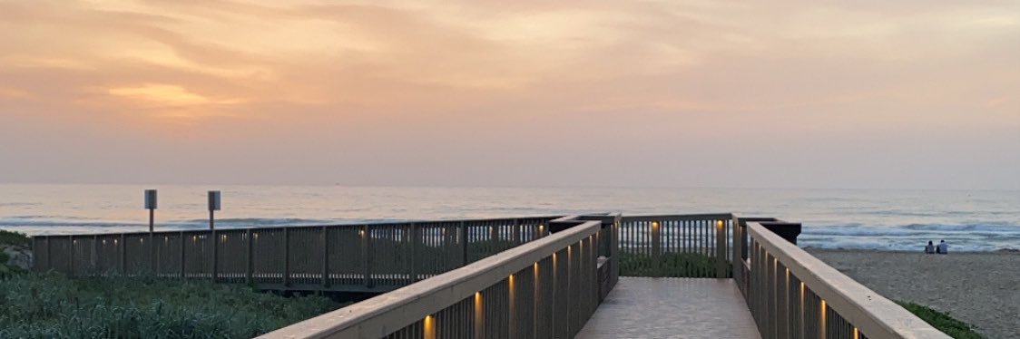 alyboek's profile banner image