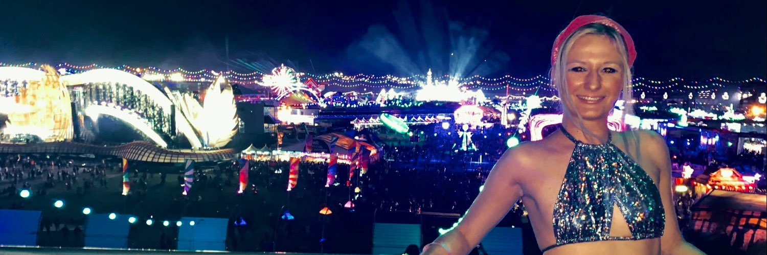 RealRaverBarbie's profile banner image