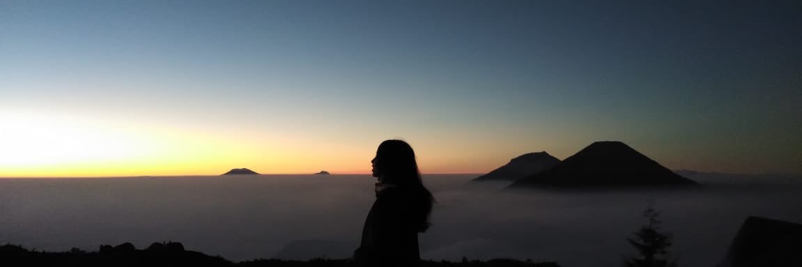LuciaAji_'s profile banner image