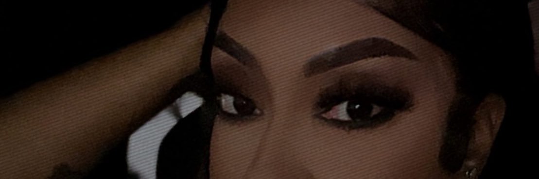 model_broad_dee's profile banner image