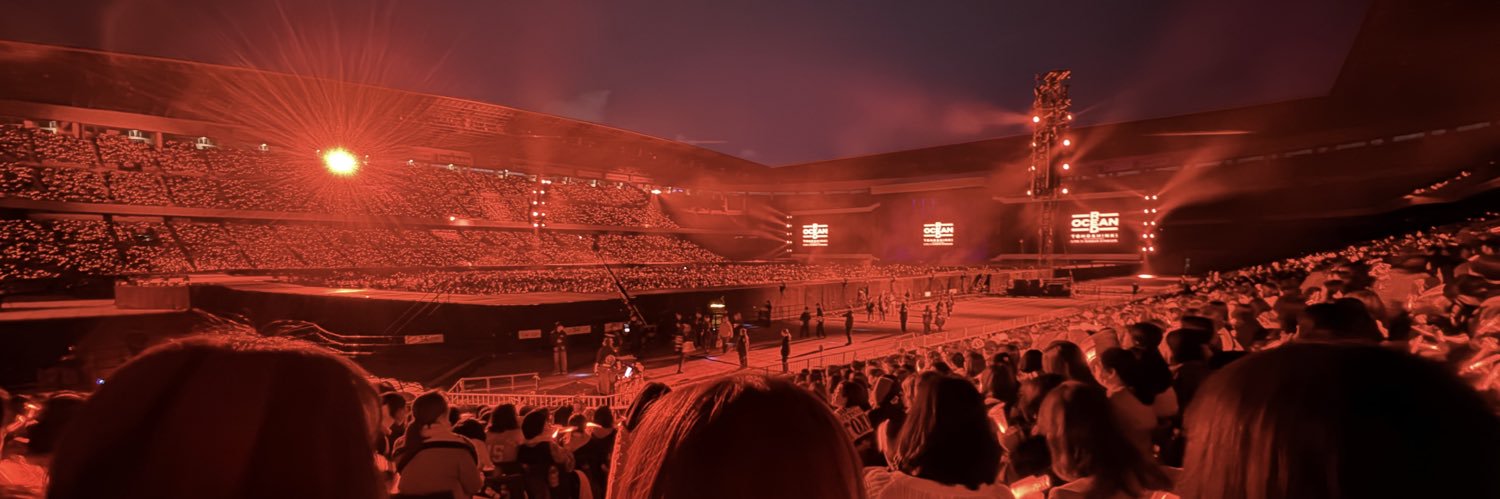 chomphun's profile banner image