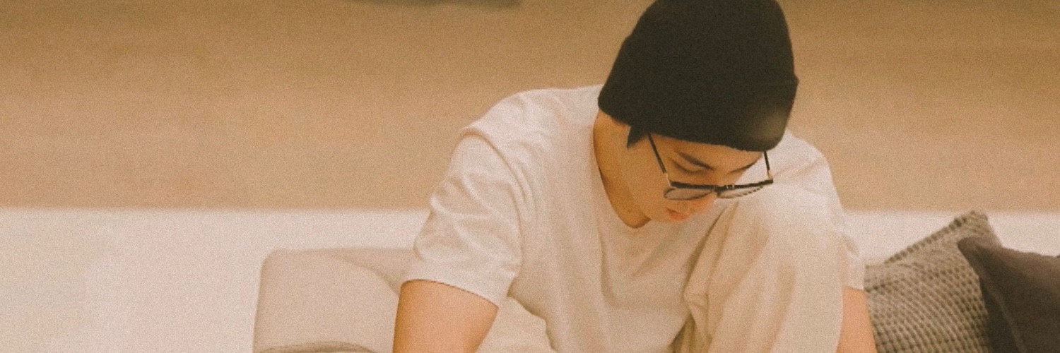 woonoot's profile banner image