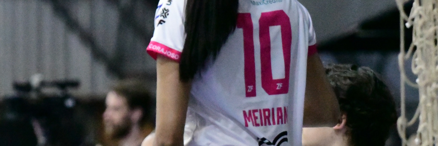 Meiriane_10's profile banner image
