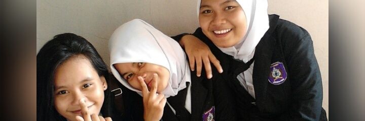 indahnur10's profile banner image