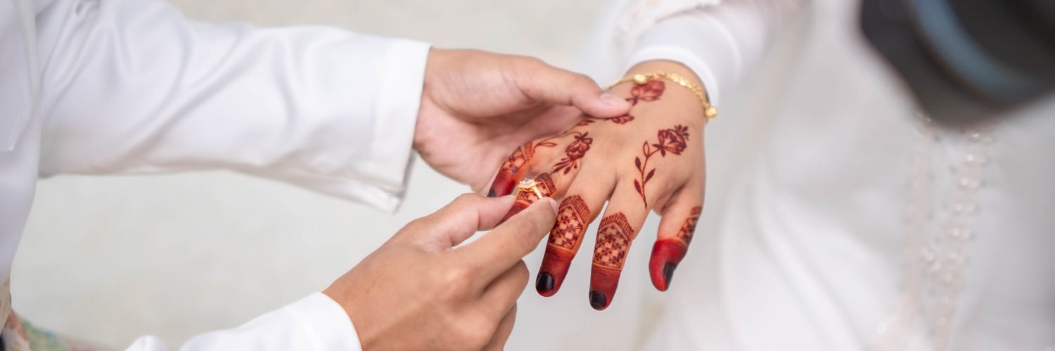 auney_husnaa's profile banner image