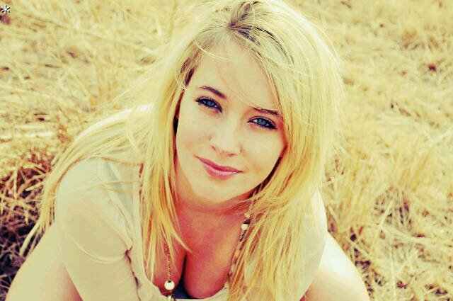 111Madelyn's profile banner image