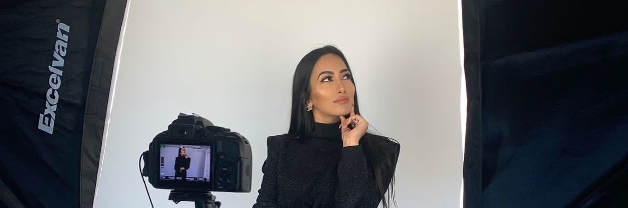 Caroline Rose banner