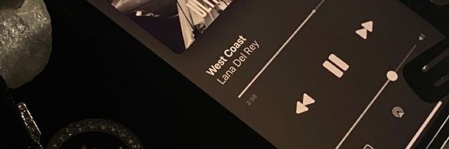 Chloe🪼 banner