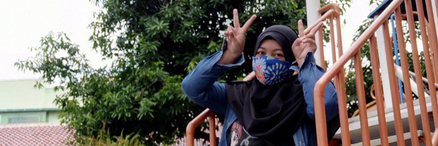 verasewuri's profile banner image