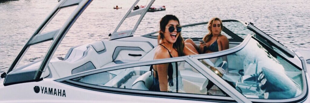 elysevaldes's profile banner image