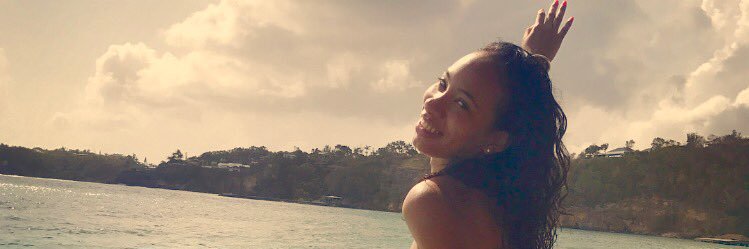 Laur_aime's profile banner image