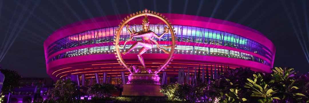 Ram khilari Yadav मोदी परिवार banner