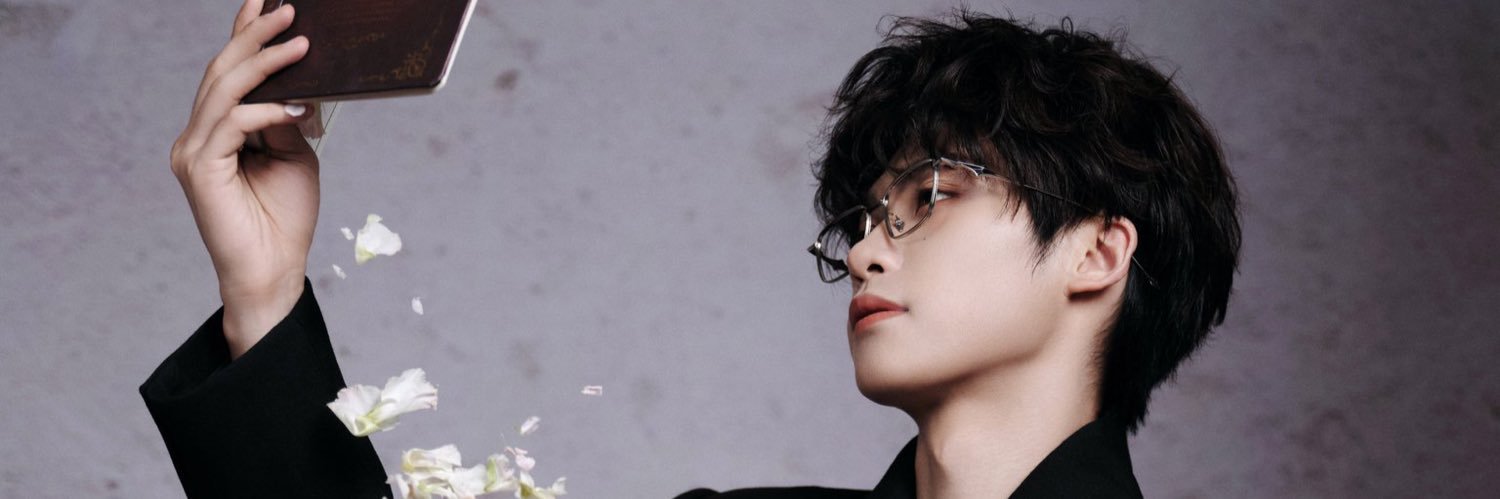 aoy_min's profile banner image