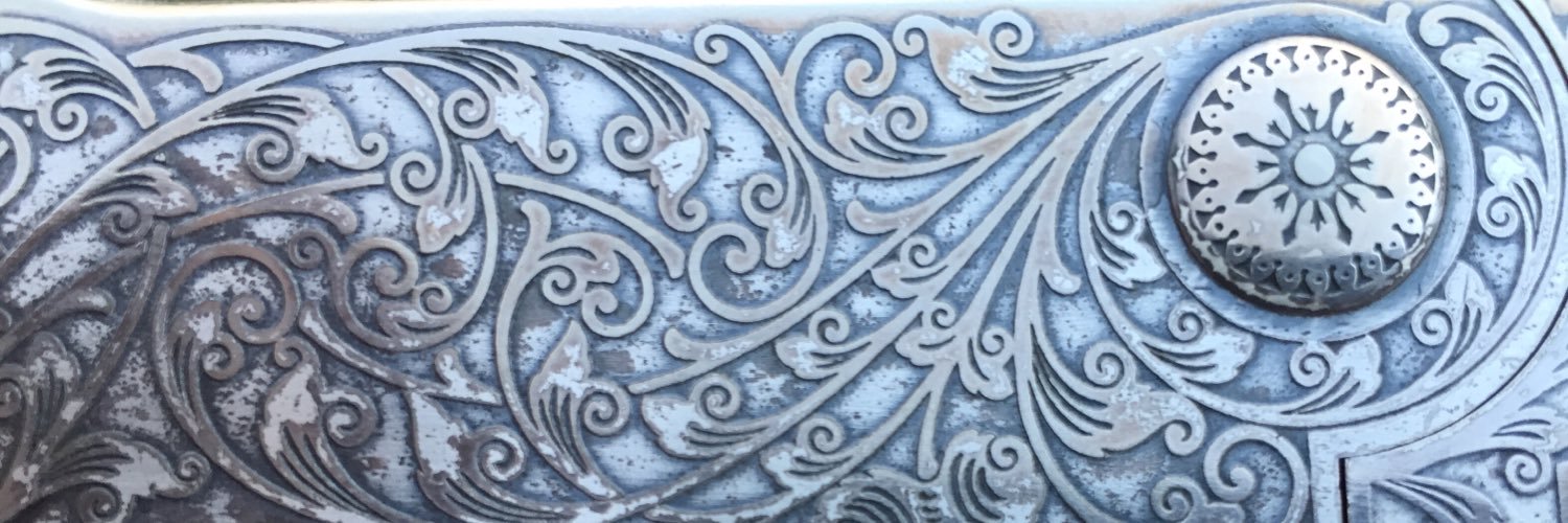leeonagomez's profile banner image