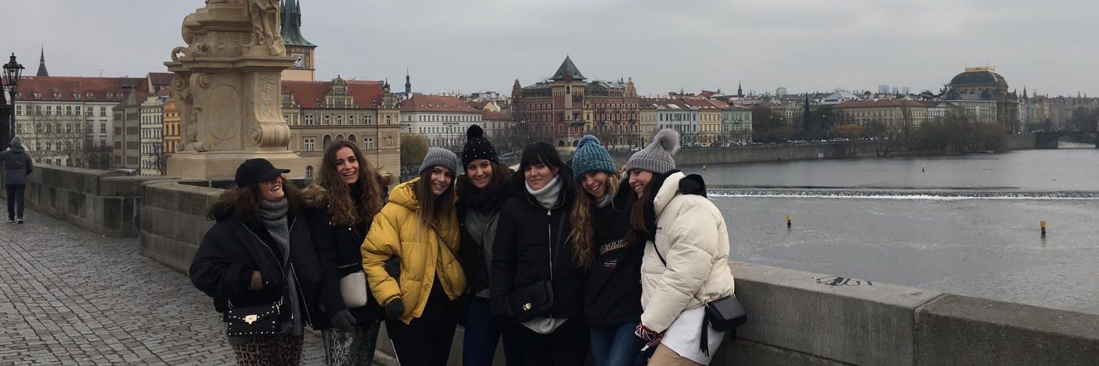 Vicky_balles's profile banner image