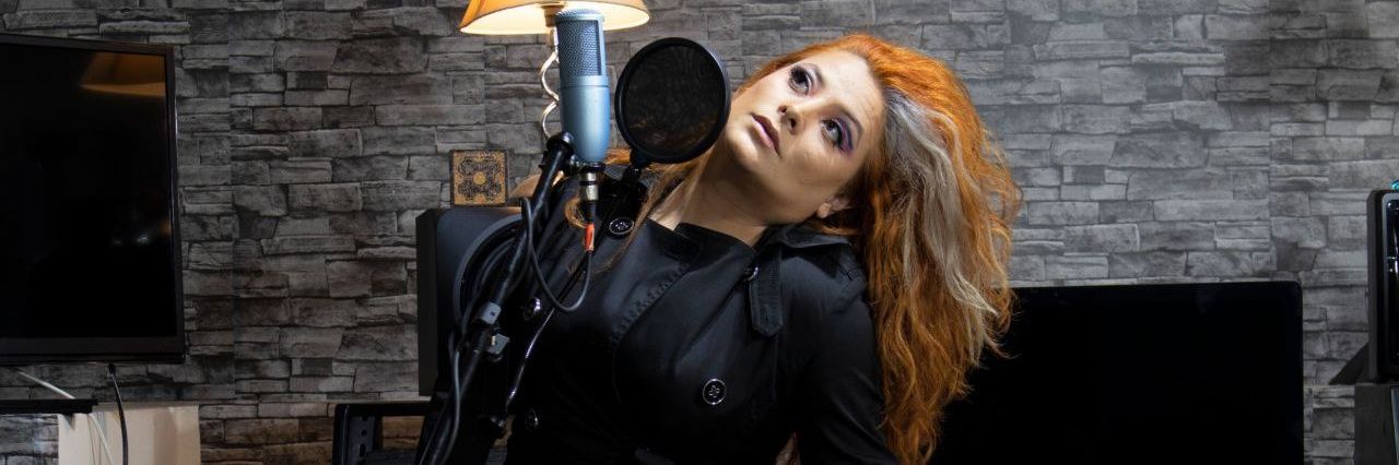 aly3nena's profile banner image