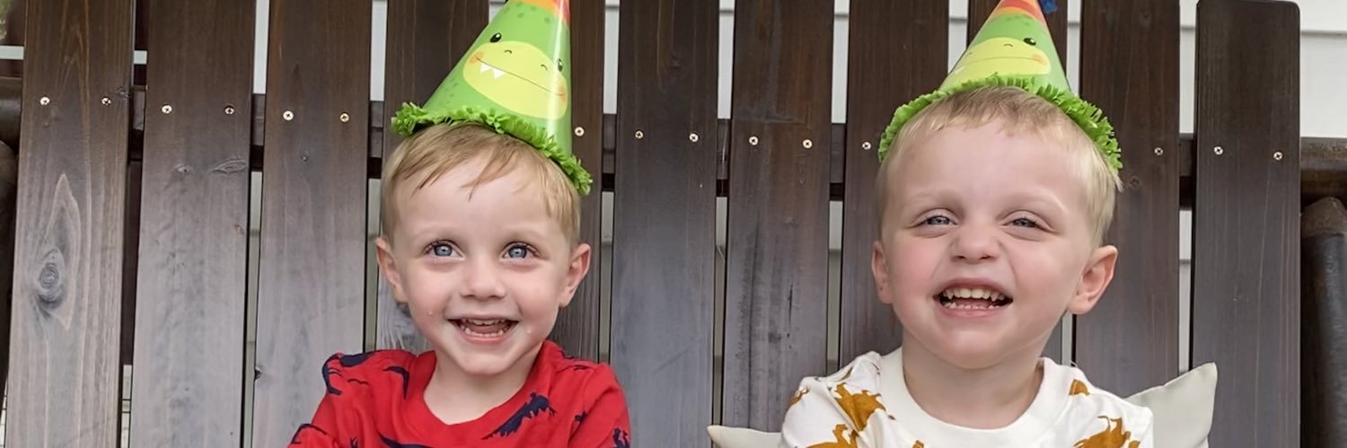 lindseyweaverrr's profile banner image