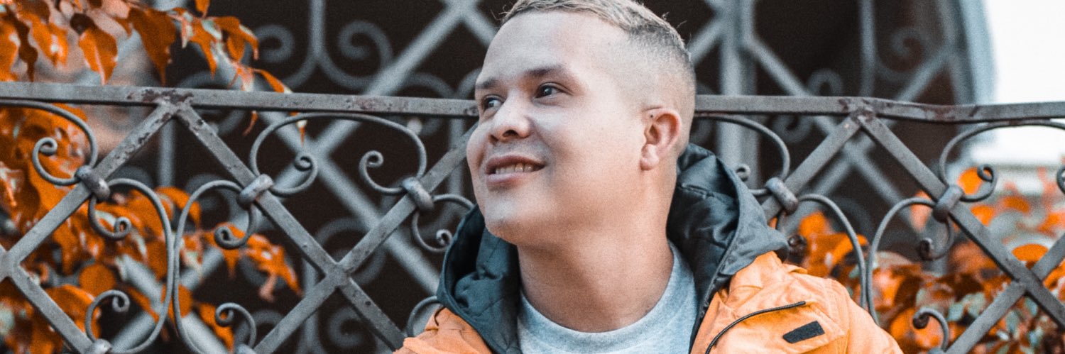 itziak's profile banner image