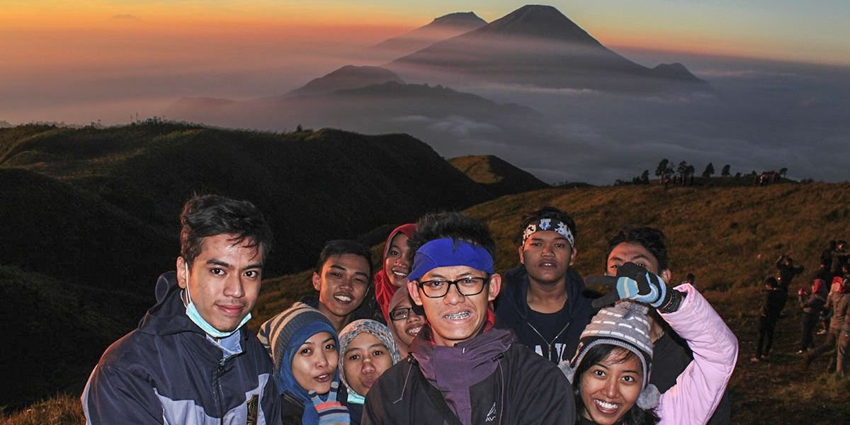 azkay's profile banner image