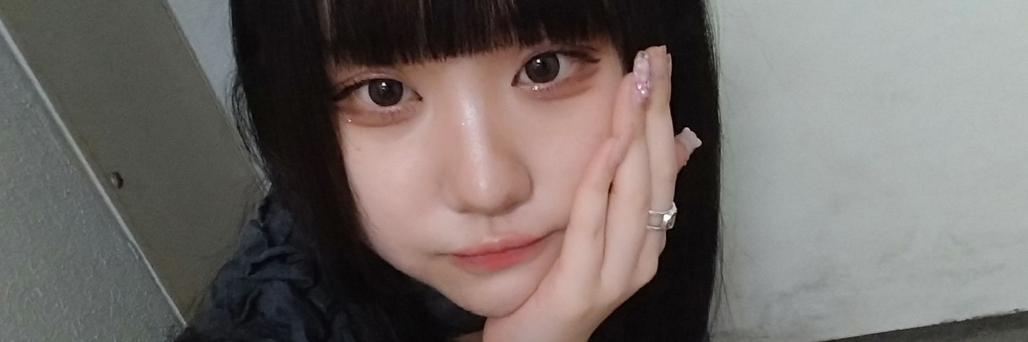 idollovery's profile banner image