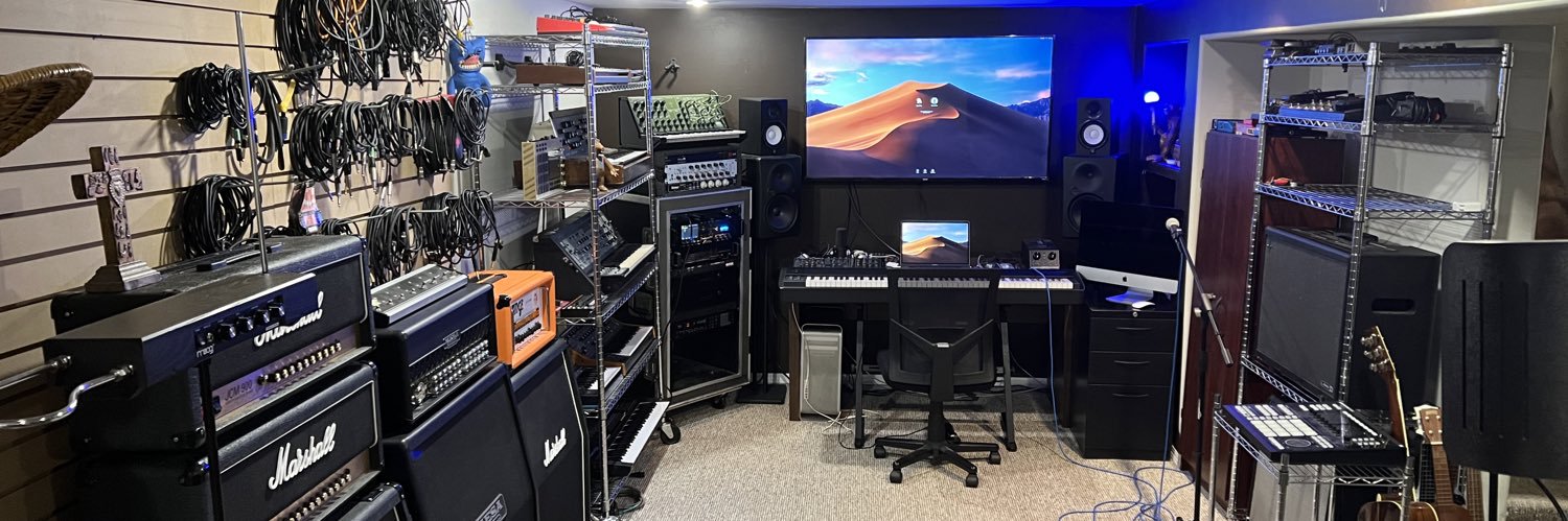 delete_music's profile banner image