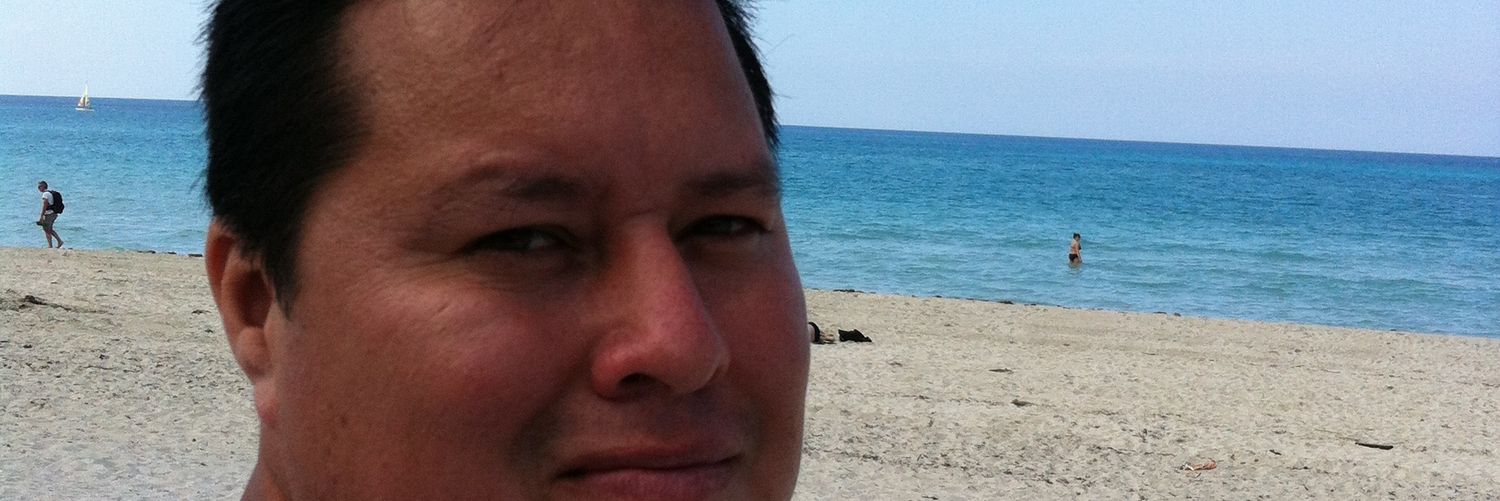 Dr. Ché Mandujano banner