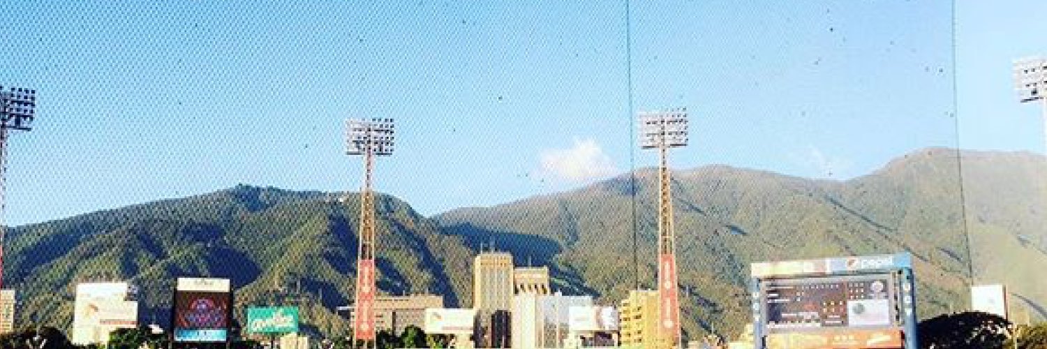 IndiraMartinezP's profile banner image
