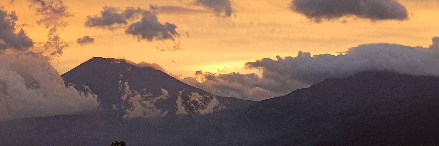 luvyoura's profile banner image