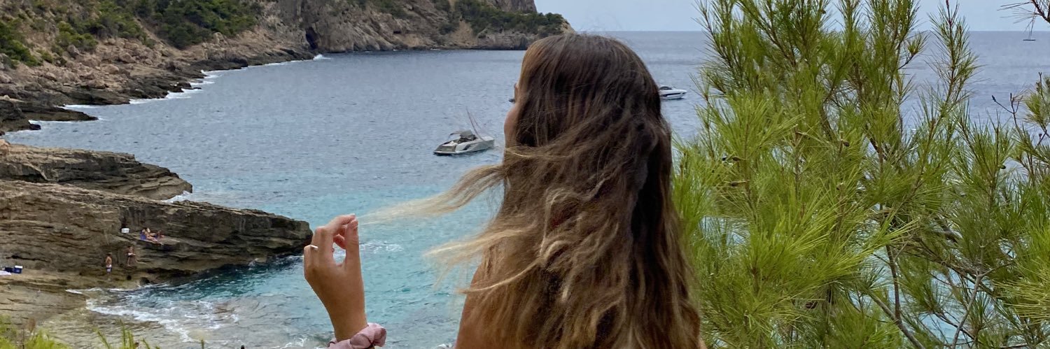 AngelaaVL's profile banner image