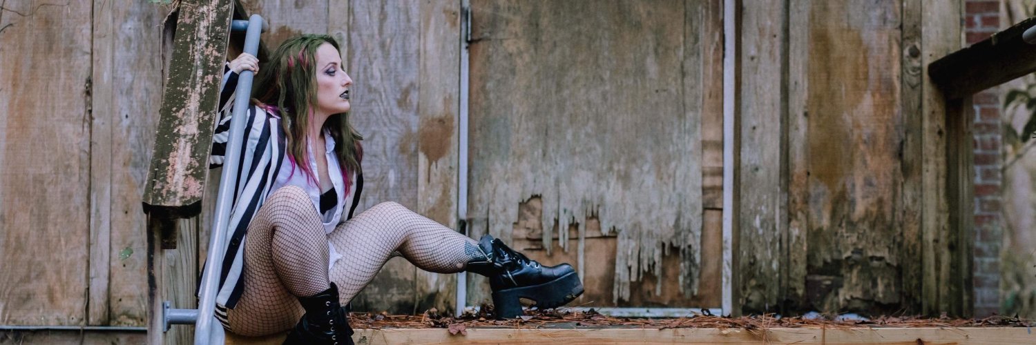 𝐒𝐖𝐀𝐌𝐏 𝐐𝐔𝐄𝐄𝐍 💀 banner