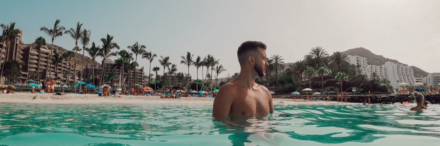 Christian López ⚡ banner