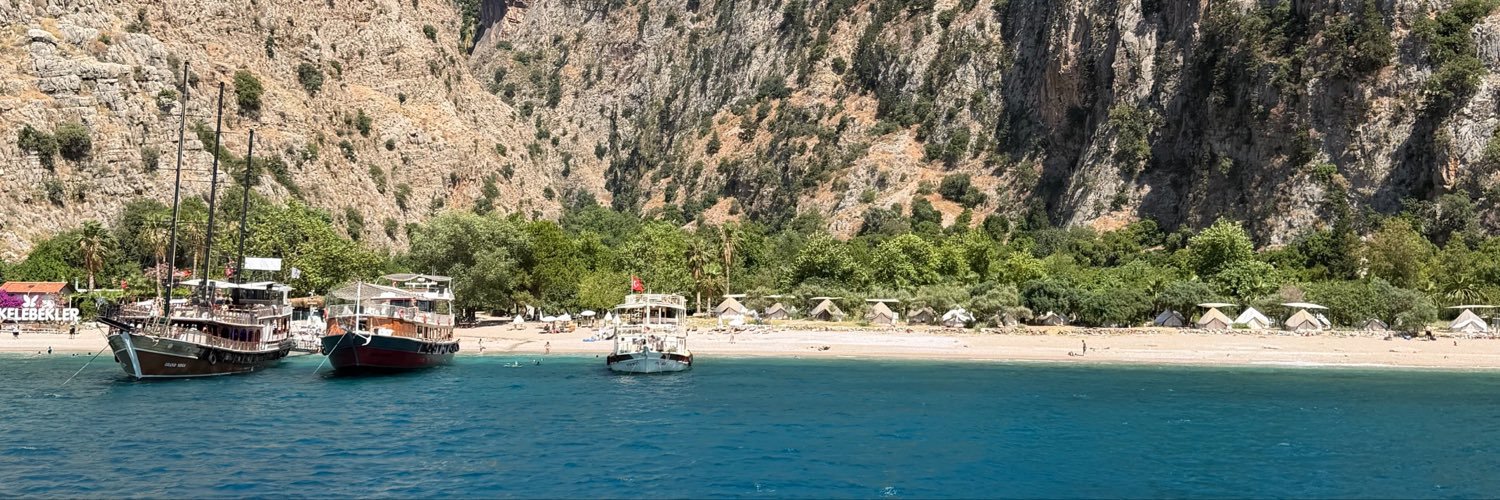 maydolay's profile banner image