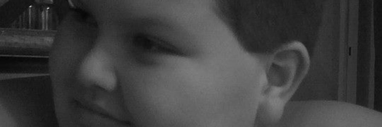laumaximo's profile banner image