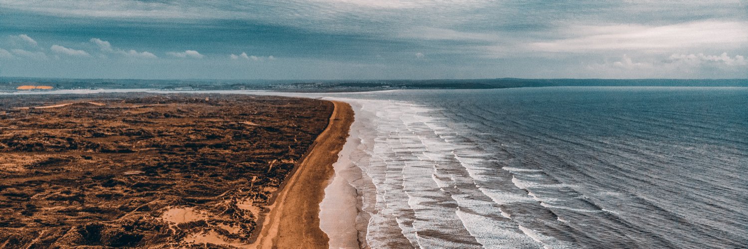 howardthomson's profile banner image