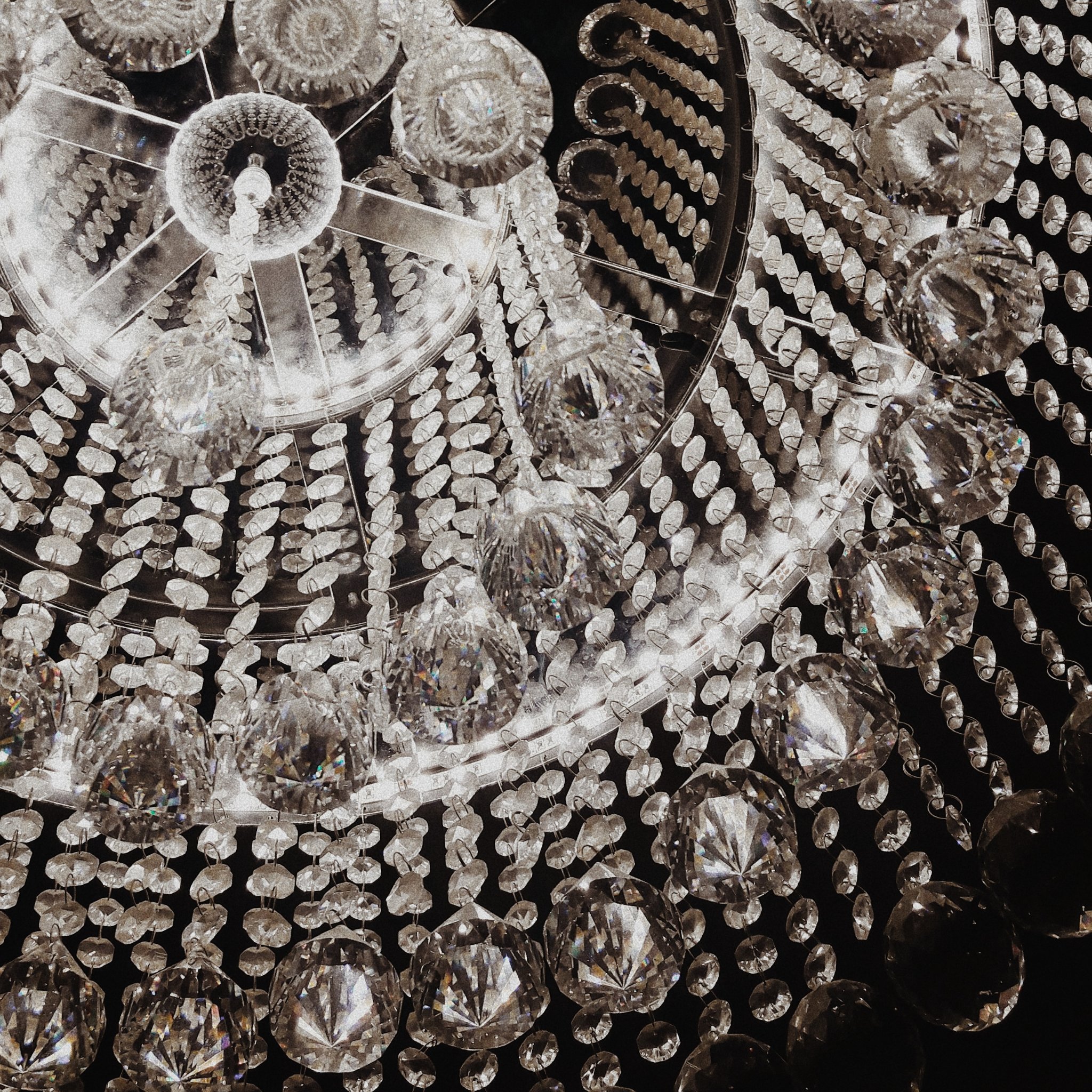 G banner