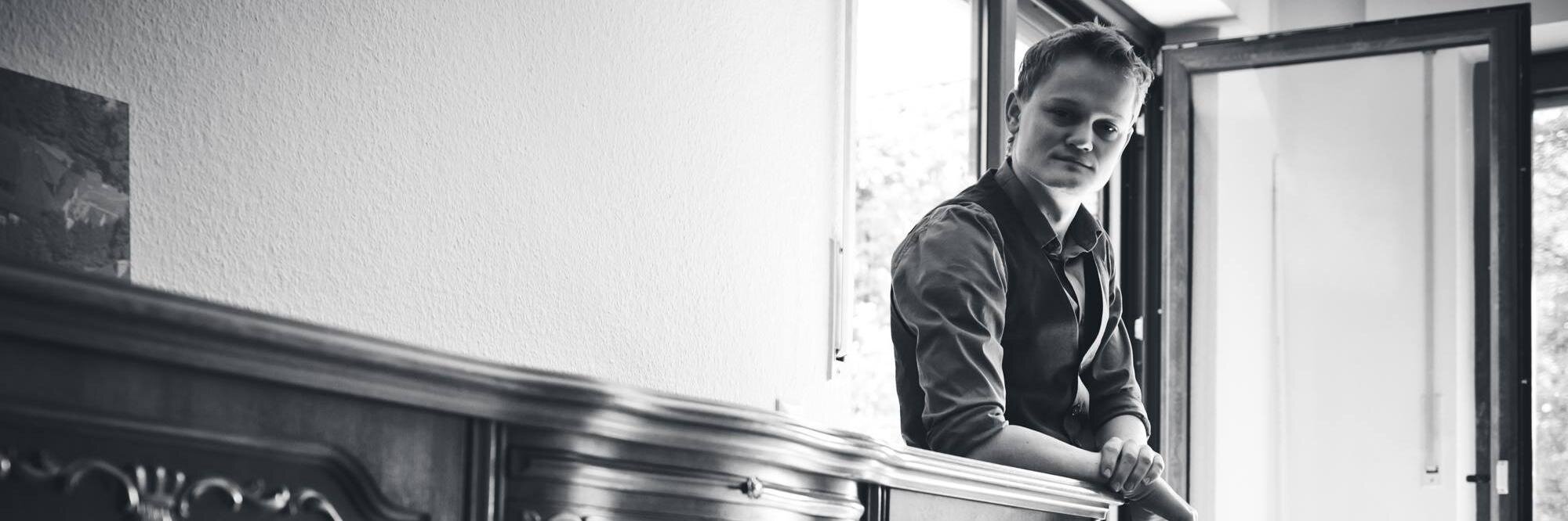 Chris mit Kamera 📷 banner