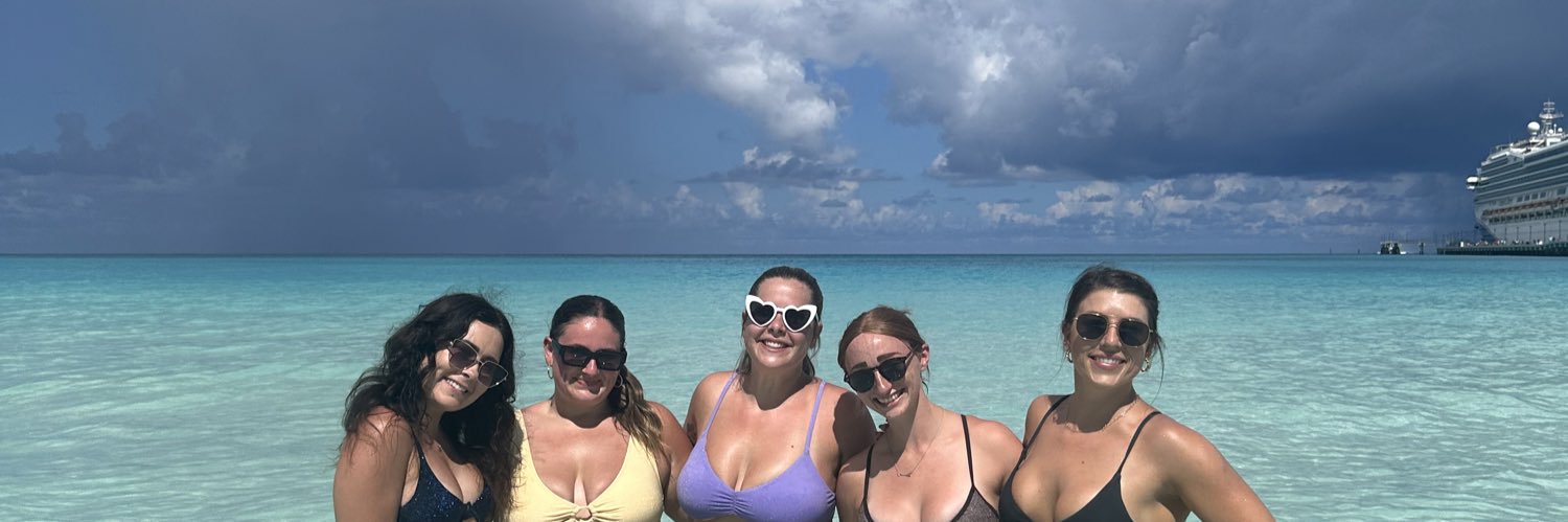Carlyysimp's profile banner image