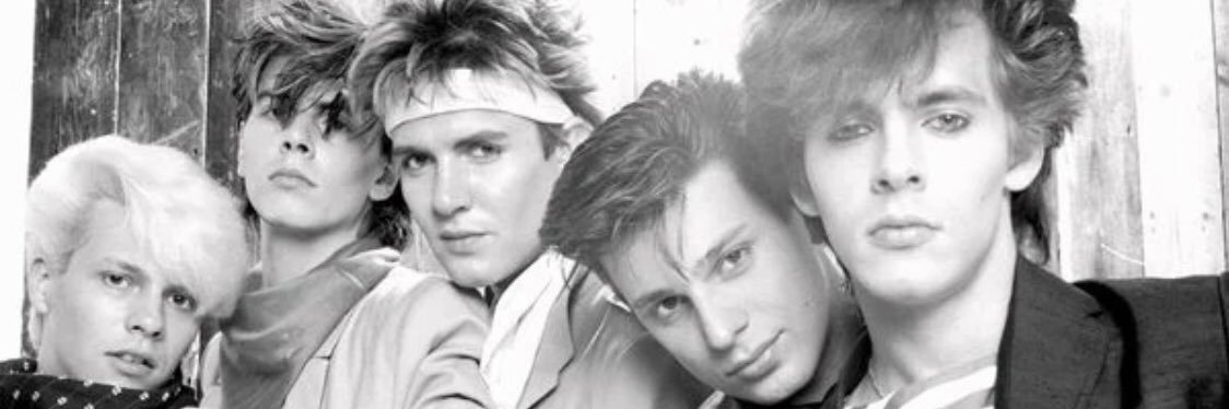 DiveIntoTheBlu's profile banner image