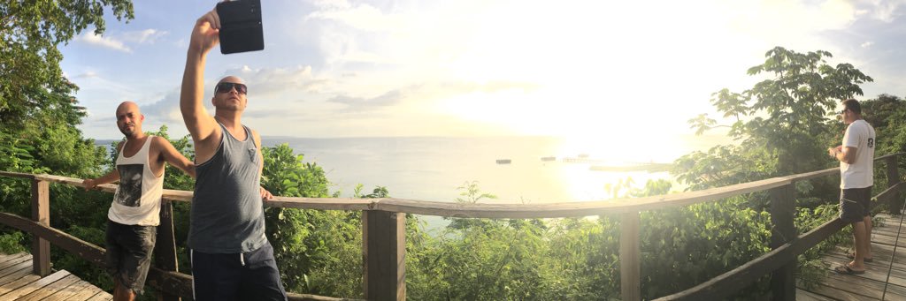 Just Luz - 😷 banner