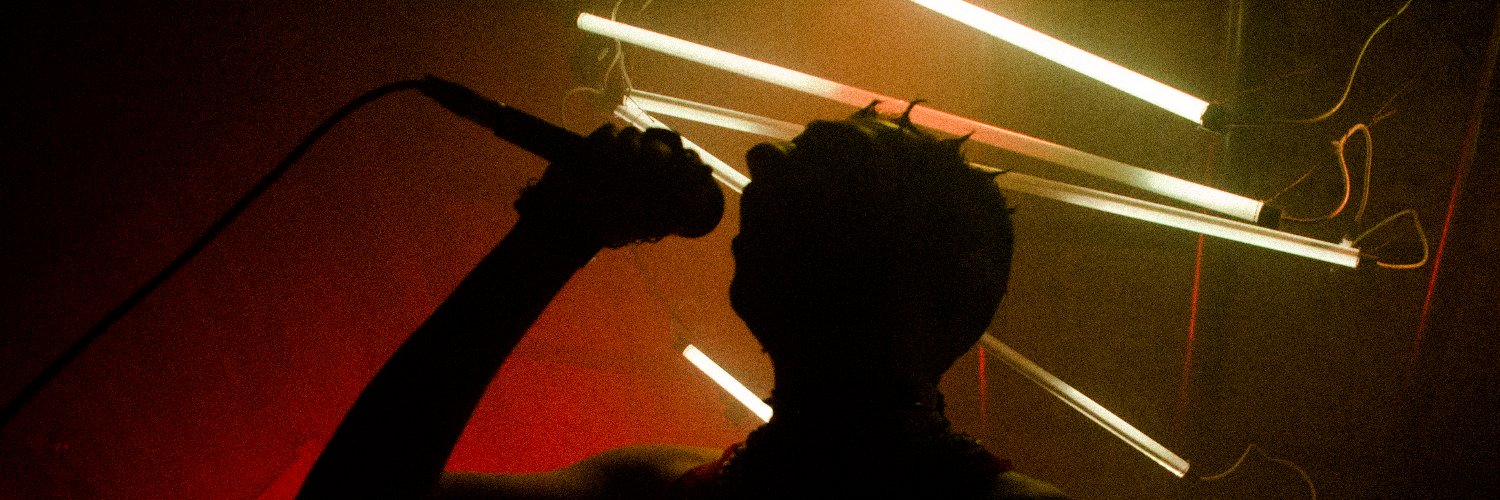 larealdro's profile banner image