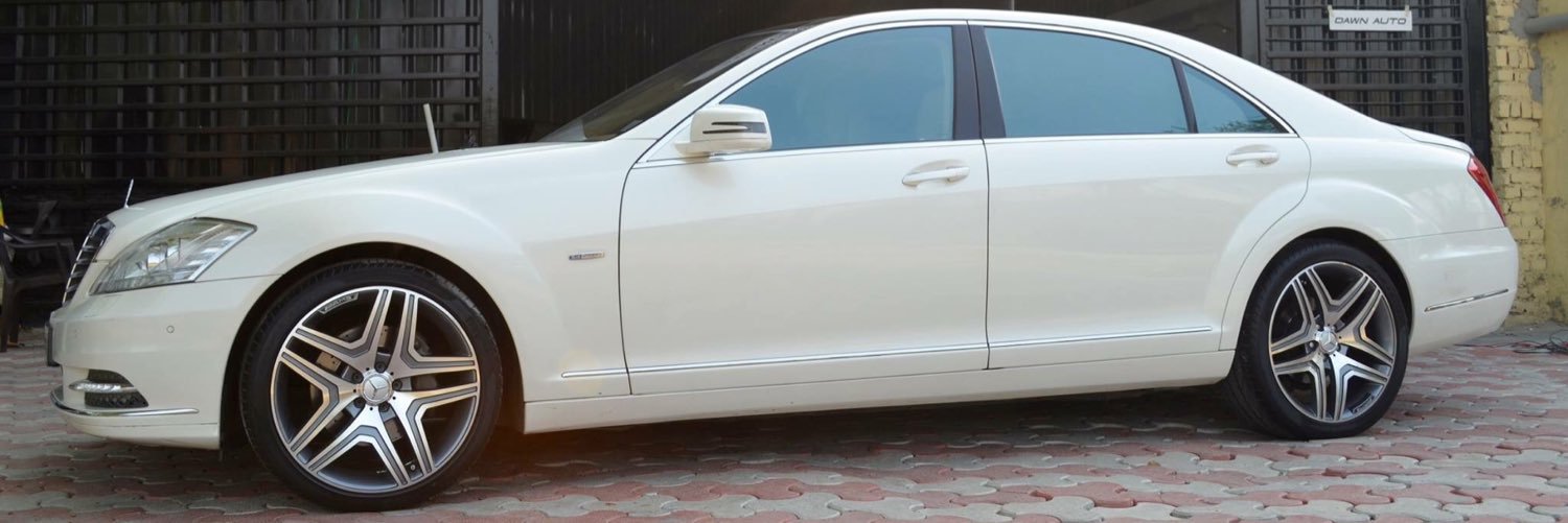 Amit_khaneja's profile banner image