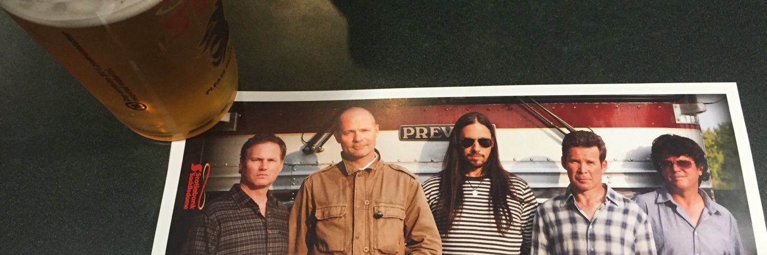 Chris 🇨🇦 banner