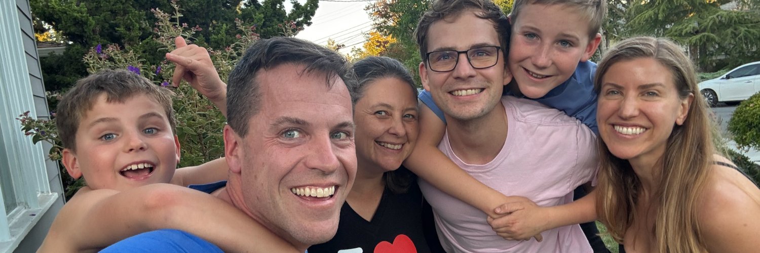 David E. Weekly banner