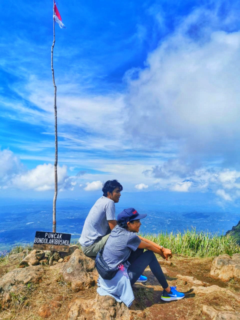 tomrizky's profile banner image