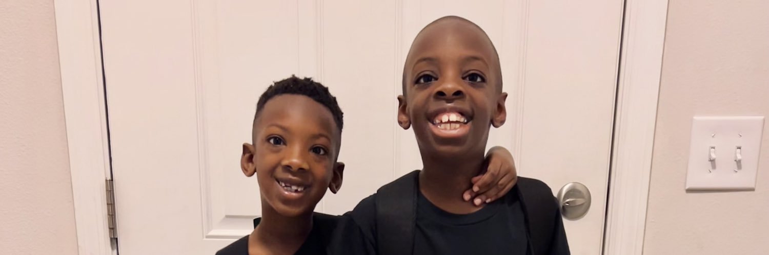 ItsMissLessie's profile banner image