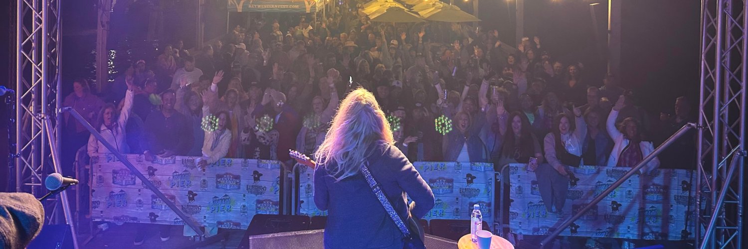 DeanaSings's profile banner image