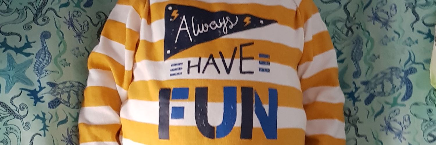 laureeinez's profile banner image