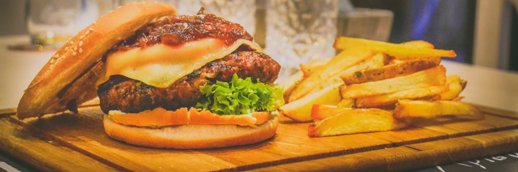 makaneric's profile banner image